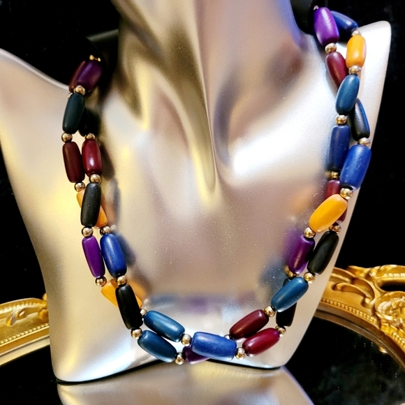 Retro Handcrafted Wooden Multicolor Beaded Statement Necklace - Picture 11 of 12